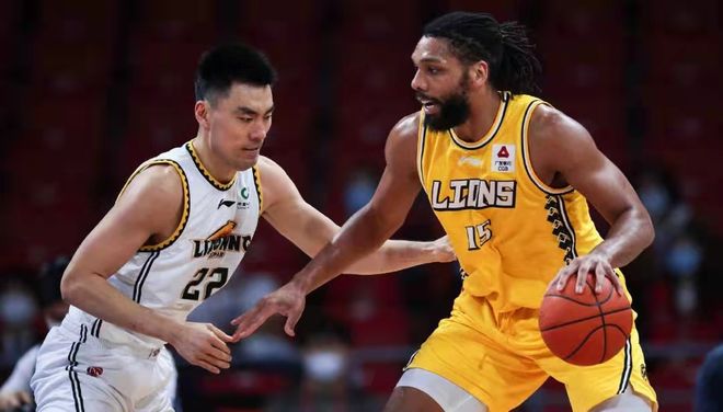 欧冠92年改制后戴帽数前10：梅西、C罗8次第1，姆巴佩5次第4（自1992年欧冠改制以来帽子戏法前十：梅西、C罗各8次并列第1，姆巴佩5次居第4）