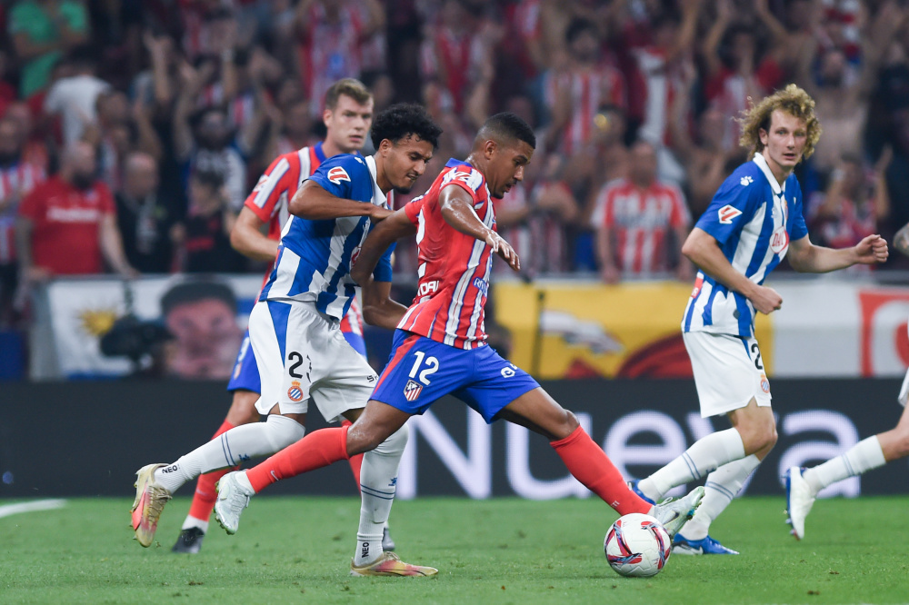 索赔，7名被禁赛一年的马来西亚归化球员计划起诉马来西亚足协（7名遭一年禁赛的马来西亚归化球员计划就索赔起诉大马足协）