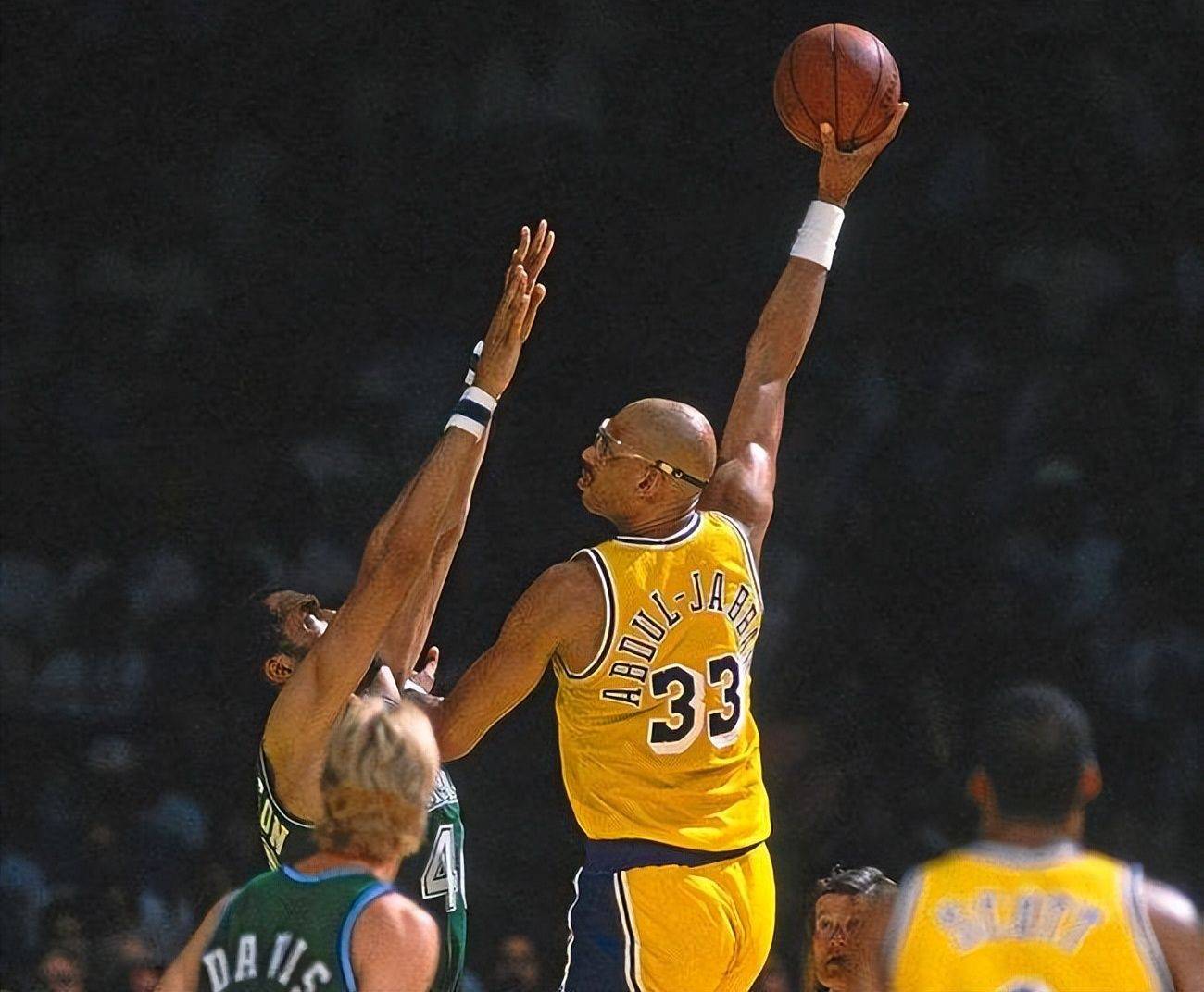 佩林：斯帕莱蒂正努力在技术层面带来新的概念，他非常细致（佩林：斯帕莱蒂致力在技战术层面引入新理念，做事极其细致）