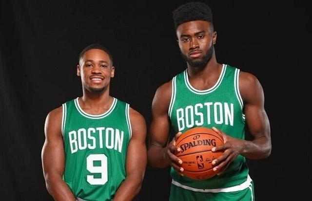 巴黎主帅战术受质疑（巴黎主教练战术引发质疑）