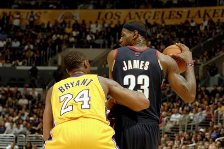 杜篮特连续得分，全队士气高涨（杜篮特火力全开，点燃全队士气）