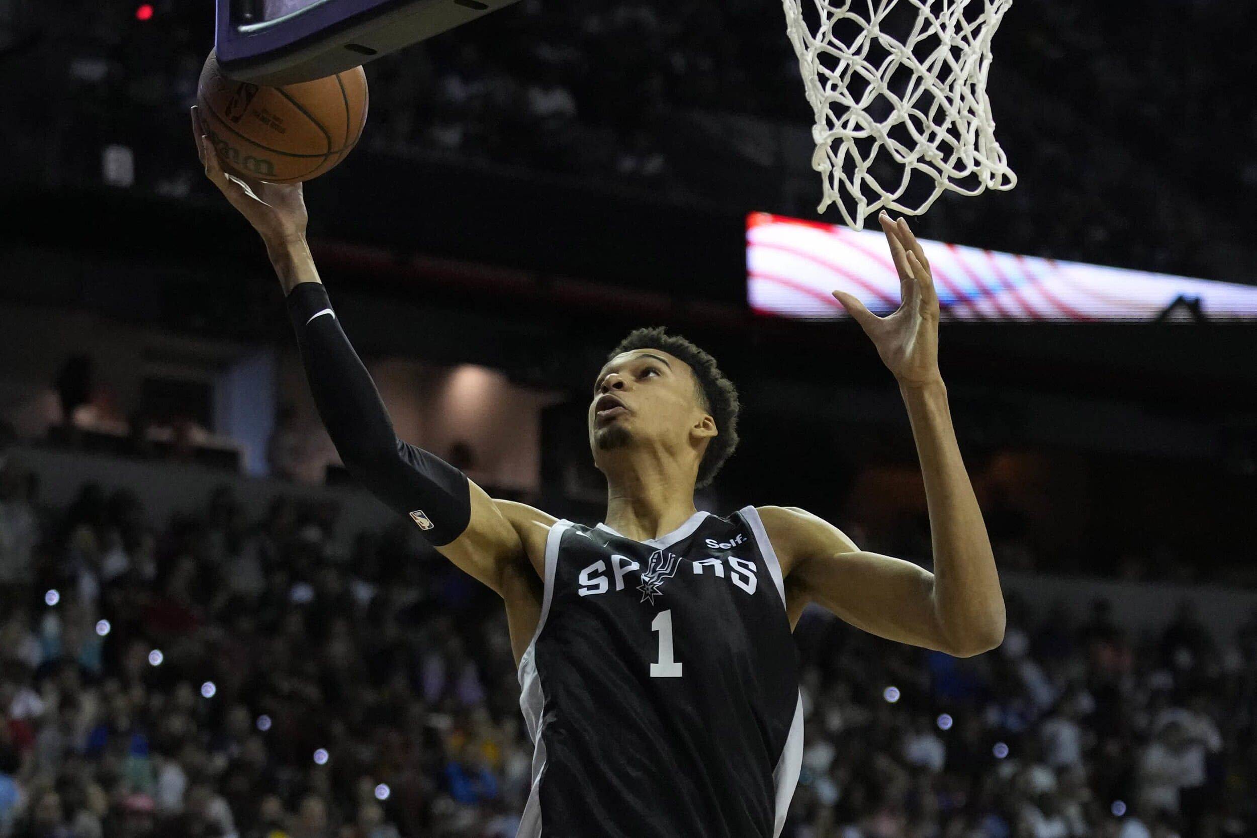 太阳本赛季终结过多支球队连胜，明天将对阵15连胜的雷霆（连胜终结者太阳明日对阵15连胜雷霆）