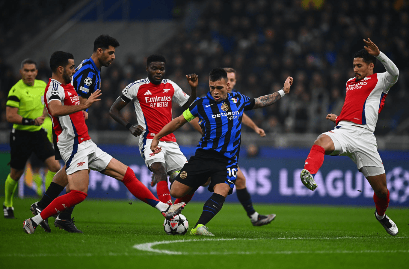 格纳布里谈进球：要归功于我们的定位球教练；凯恩的封堵很棒（格纳布里：进球多亏定位球教练，凯恩的封堵十分精彩）