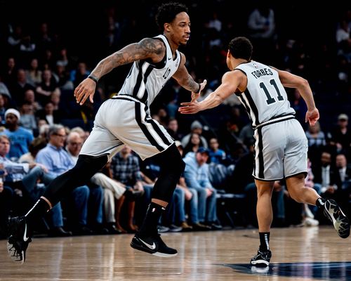 中超：山东泰山客场2-0完胜青岛队（中超：山东泰山客场2-0击退青岛队）