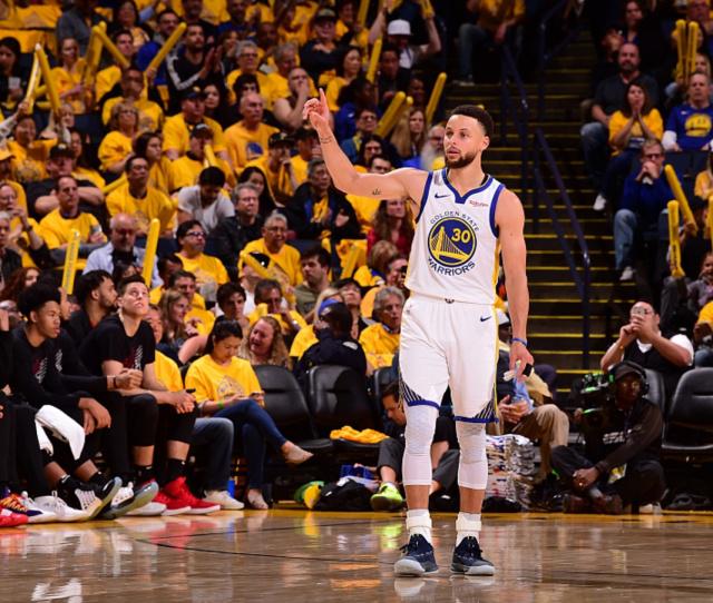 过往欧冠14次出现单赛季前6战全胜球队，最终仅2队夺冠（欧冠史上曾有14次球队单季前六战全胜，最终仅两队捧杯）